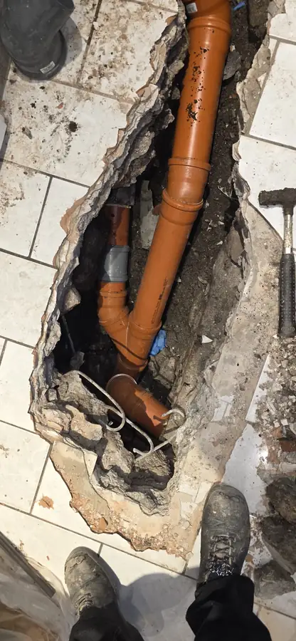 Rohrsanierung einer Grundleitung mit neuem KG-Rohr in Witten